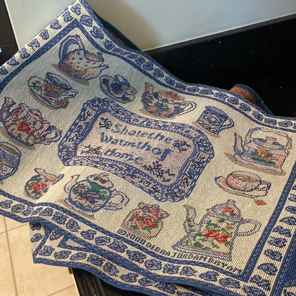 Table Runner Blue Teapots Tea Theme "Share the Warmth of Home" Tapestry - Picture 4 of 6